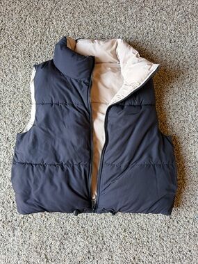 Reversible Puffer Vest in Black and Cream
